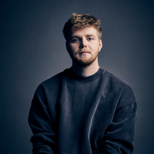 Alex Warren confirms Medium Build as special guest for sold-out Australian tour next month + Medium Build to play two intimate headline shows in Sydney and Melbourne